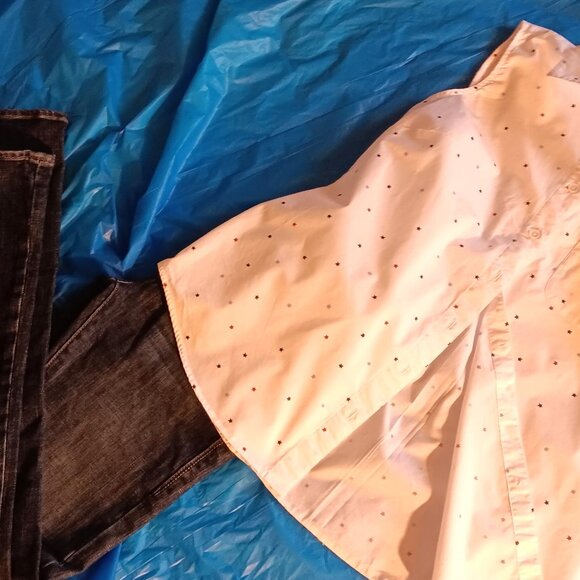 JEANS & TOP SET: STAR-SPANGLED SLEEVELESS SHIRT W/ ROCK & REPUBLIC JEANS, PETITE - Picture 9 of 10